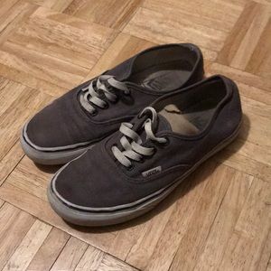 Gray vans skate shoe